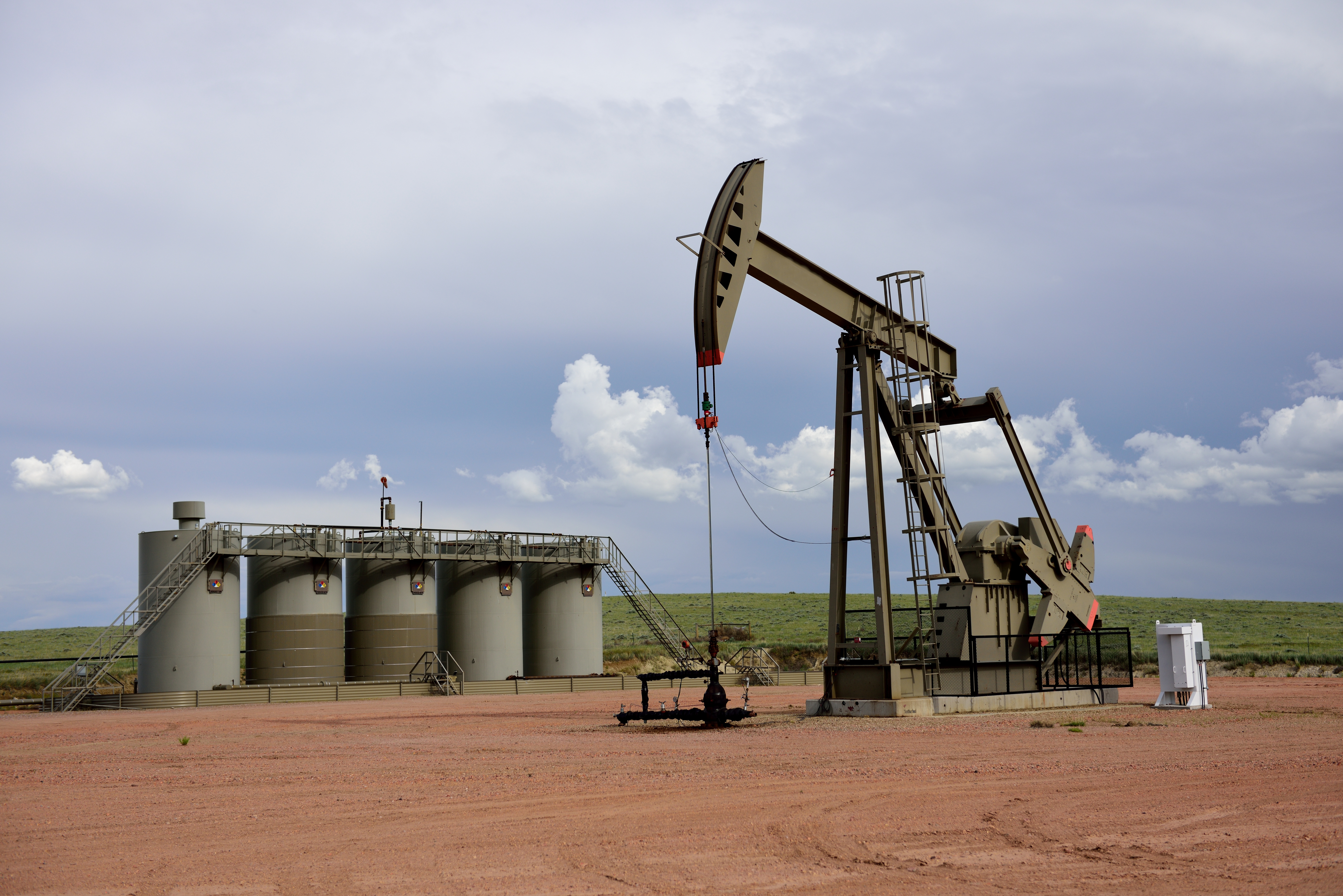 Gas flow sensors help monitor flow at both high and low velocities, making them ideally suited for vent gas monitoring at oil and gas well sites.
